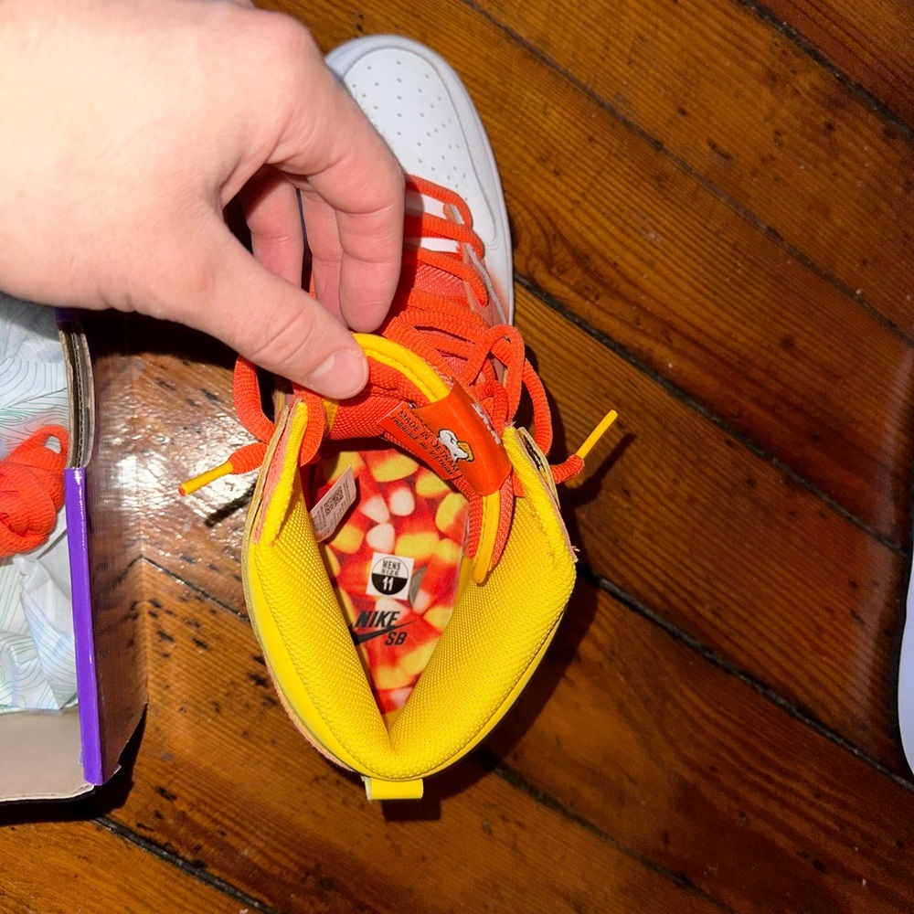 Nike Sweet Tooth Candy Corn Dunk High - Picture 4 of 5